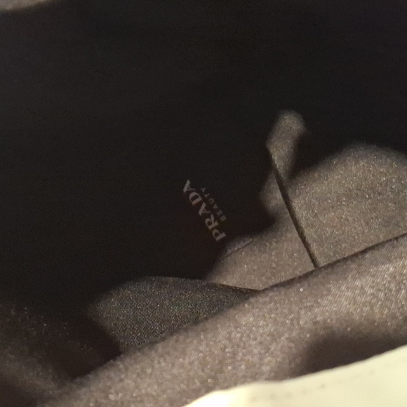 AUTHENTIC, PRADA Beauty bag w/dust bag & makeup bag! Sea foam green - Picture 5 of 5